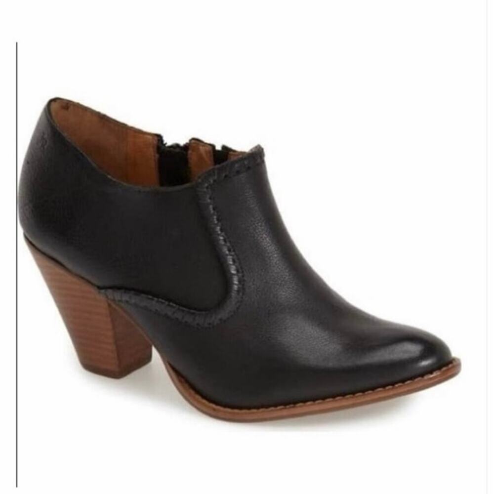 Jack rogers kyle booties in black size 7.5